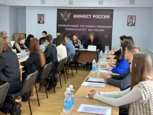 Вице-премьер Лариса Толстыкина приняла участие в круглом столе «Право в моем доме»