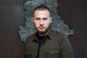 Глава министерства молодежной политики ДНР Кирилл Макаров провел прямую линию