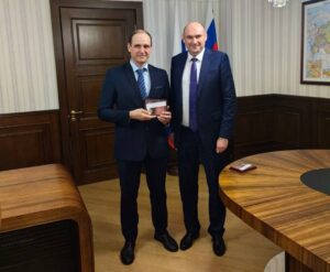 Евгений Солнцев вручил награды представителям Министерства транспорта РФ