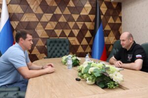 Премьер-министр Евгений Солнцев встретился со специальным представителем губернатора ЯНАО Александром Кусенко