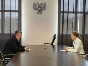 Вице-премьер Илья Емельянов встретился с сенатором от ДНР Натальей Никоноровой