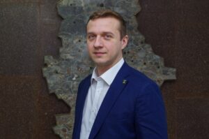 Владимир Ежиков провел Прямую линию