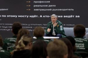 Председатель Правительства Андрей Чертков встретился со Студотрядами