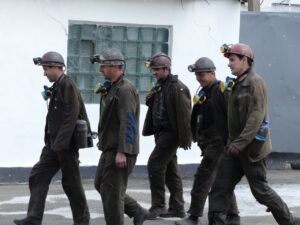 Денежные средства для выплаты зарплаты шахтёрам Республики поступили на лицевые счета предприятий